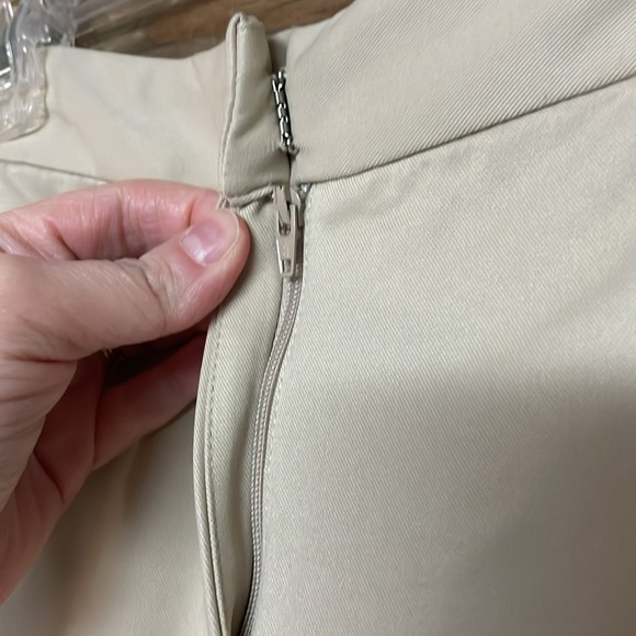 Izod XFG size 4 khaki color cool-fx microfiber x-treme function golf shorts - Picture 4 of 11